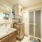 QiQi House Tokyo まるごと新築一軒家宿 Spacious New Home, 8 Guests, Easy Airport & Disney Access