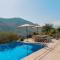 Villa Invicta with 17m pool and bay view Villa Invicta with 17m pool and bay view