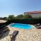 Guest house with pool Ante