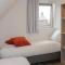 5 Bedroom Amazing Home In Idskenhuizen