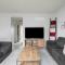 Beautiful & Bright 3 Bed Townhome Near Village