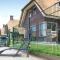 5 Bedroom Amazing Home In Idskenhuizen