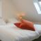5 Bedroom Amazing Home In Idskenhuizen