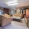 Lovely Home In Escles With Kitchen