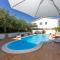 Gorgeous Apartment In Kastel Stari