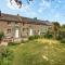 Stable Cottage - 26032