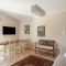 Luxury Duplex Suite in Villa with Private Pool - Near Rome & Ostia