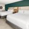 Holiday Inn & Suites Columbia NE - Ft Jackson Area by IHG