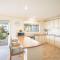 16 Grandview Cl - water views, air con and Wi-Fi