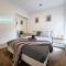 Minta Estate 4bedrooms Berwick home no sharing