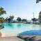Redcliffe Beachside Escape