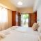 Arte Lindos Suites