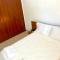 Seasons Retreat with pool and gym-2BR