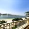 Amazing 4 bedrooms Villa private Beach and Pool In palm Jumeirah Dubai