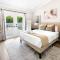 Alluring Luxury Oasis, Modern Comfort & Relaxation