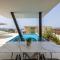Villa Seven Seas with heated pool and jacuzzi by the sea