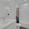 2 Lux Homes 2mi to Broadway Huge Rooftop Sleeps 24