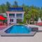 Villa Xclusive