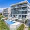 Steps to Kings Beach, absolute beachfront & big balcony