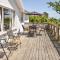 Top Deck - Cottage