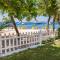 Astris Beach