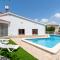 Hauzify I Villa Parc