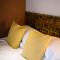 Luxury Single Small Room Central Location King Bed