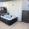 Ledakis House with Jacuzzi