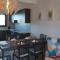 Rural Retreat 2 Bedroom Apartment with Communal Pool