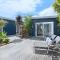 The Manyana Getaway - Pet Friendly