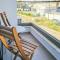 Beachside Breeze Apartment