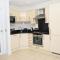 SEA VIEWS, beachside apartment with balcony