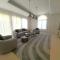 Amazing 4 bedrooms Villa private Beach and Pool In palm Jumeirah Dubai