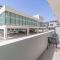 JVC apartment Sleeps 4 with Pool and Gym