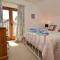 4 bed in Sherborne FOLOW