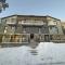 Elegant 3 Bedroom Ski Lodge 450m Ski Lift and slopes