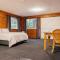 Woodbine Studio Cabin Retreat