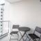 City Chic Living 1B1B Apt Shared Pool BBQ GYM