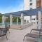 Shoreside Apartment at 201