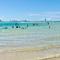 Oceanfront 2BR apartment near Beach Free Wi-Fi