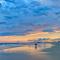 Oceanfront 2BR apartment near Beach Free Wi-Fi