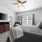 Thousand Hills Golf View Condo Walkin with Elevator and close to 76