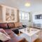 3 Bed in Newport 90245