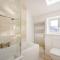 3 Bed in Newport 90245