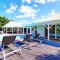 Luxueuse Villa avec Piscine Privée et Jardin dans un Cadre Sécurisé à Terres Basses, Marigot - FR-1-734-12