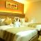 Pearl City Hotel
