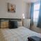 Bright, Comfortable Home, Convenient for City Centre