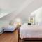 Stunning Water Views Sleeps 14