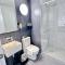 Heart CBD White Crystal Residence in Empire Pool n GYM