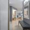 Modern 2 bedroom next to Stampede, 17th w Parking